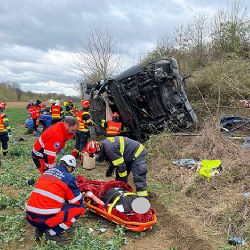 Tragická srážka osobního vozu s nákladním vozem