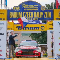 Městská policie zavádí kvůli závodům zvláštní opatření, kontrolovat bude i prodejce