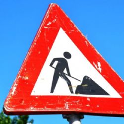 Oprava kanalizace uzavře ulici Zadní Luhy, řidiče čeká objížďka